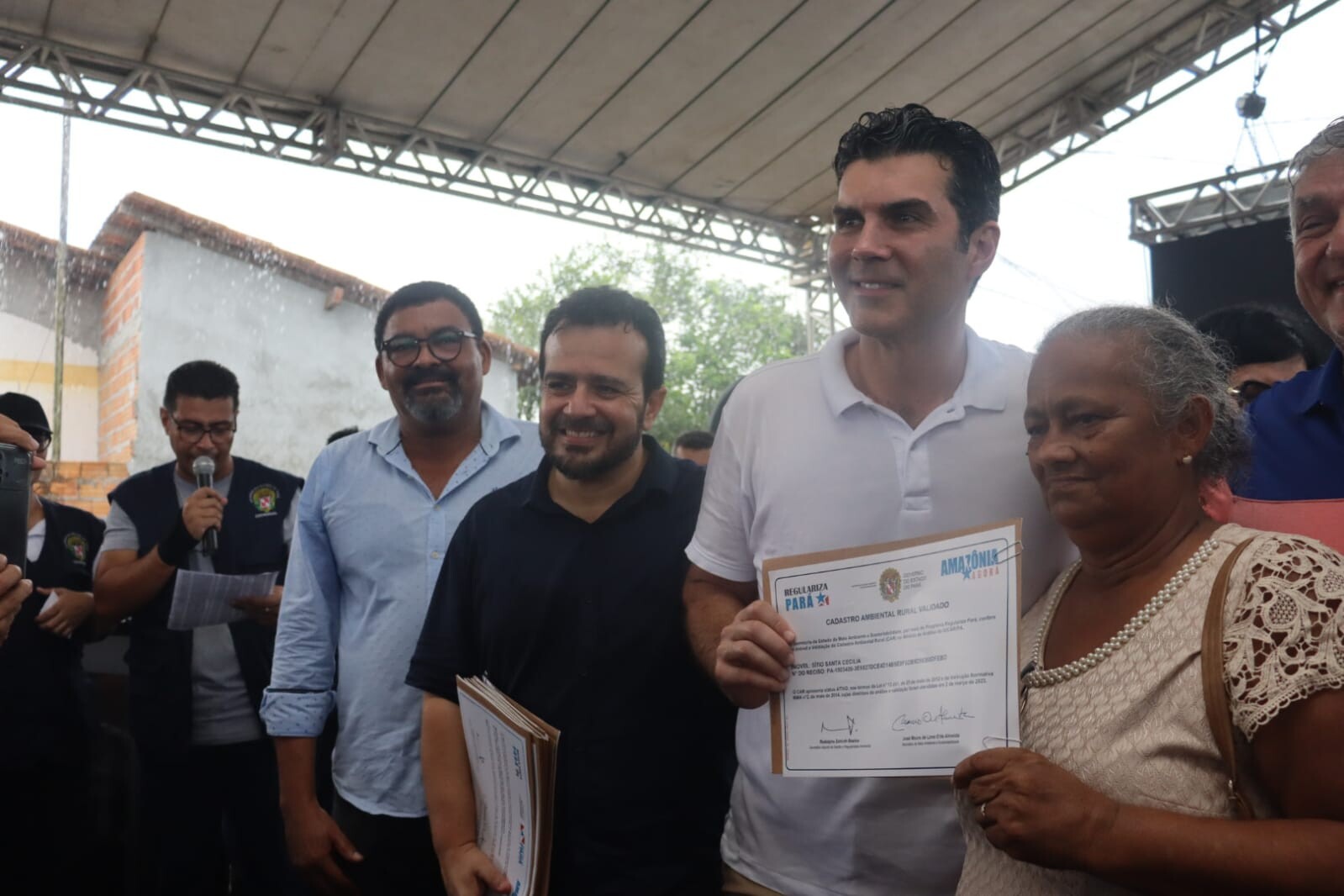 COAFRA recebe títulos de terra pelo Programa TerraCoop